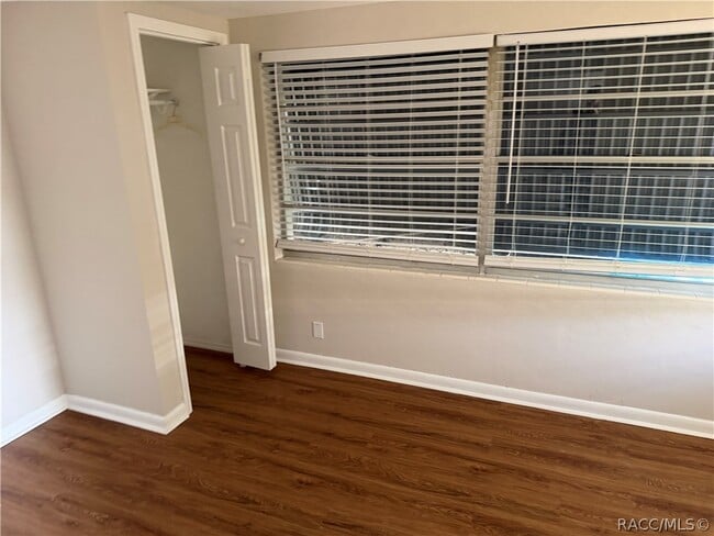 Building Photo - 7 N Jackson St