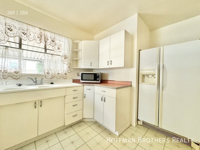 Building Photo - 6707 Blucher Ave