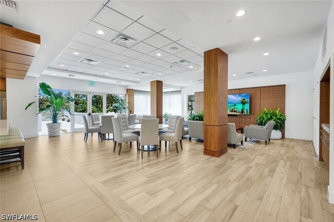 Building Photo - 6361 Pelican Bay Blvd