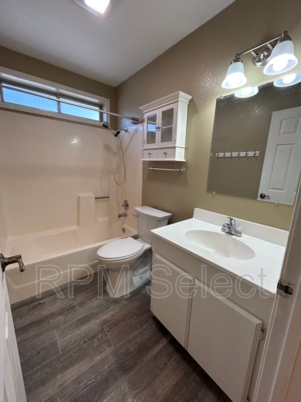 Building Photo - 825 Osprey Way
