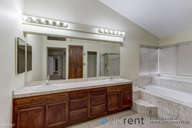 Building Photo - 4 br, 3 bath House - 1110 Palomar Ct, Trac...