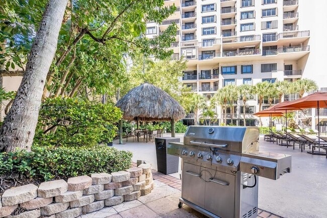 Building Photo - 540 Brickell Key Dr