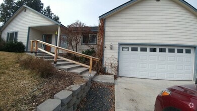 Building Photo - 3 Bedroom 2 Bath House