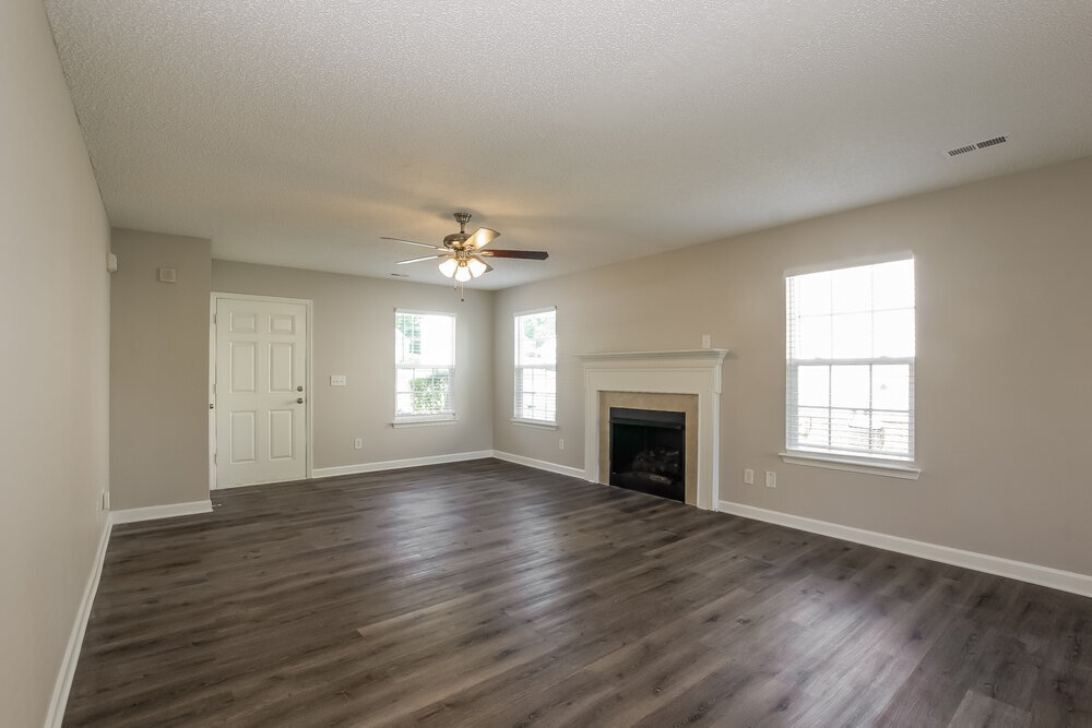 Building Photo - 2127 Pleasant Dale Dr