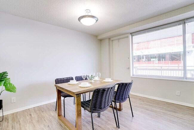 Building Photo - 2111 Richmond Hwy