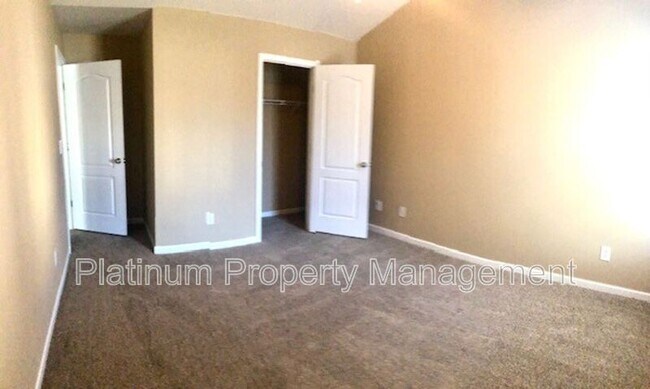 Building Photo - 6583 Silk Tree Pointe