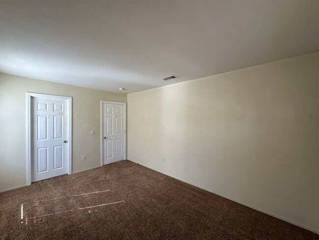 Building Photo - PECCOLE RANCH