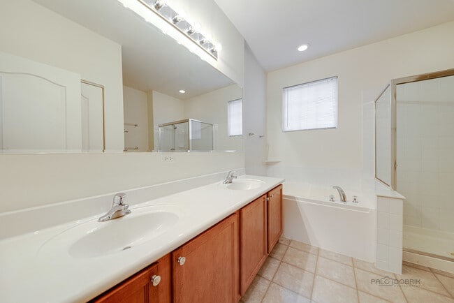 Building Photo - 1322 Prescott Dr