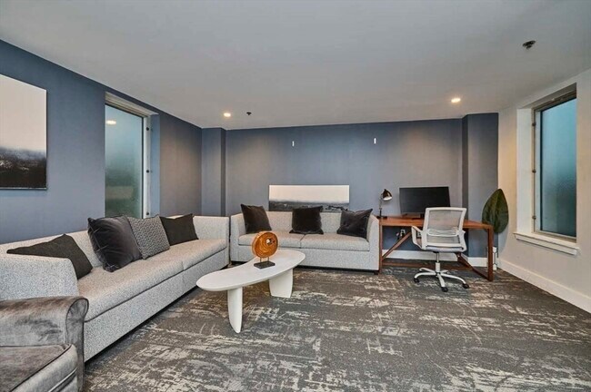 Building Photo - 16 W Broadway