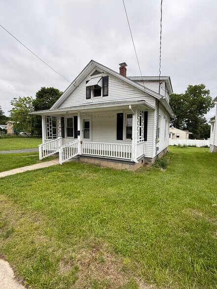 Building Photo - 231 Mansfield Ave