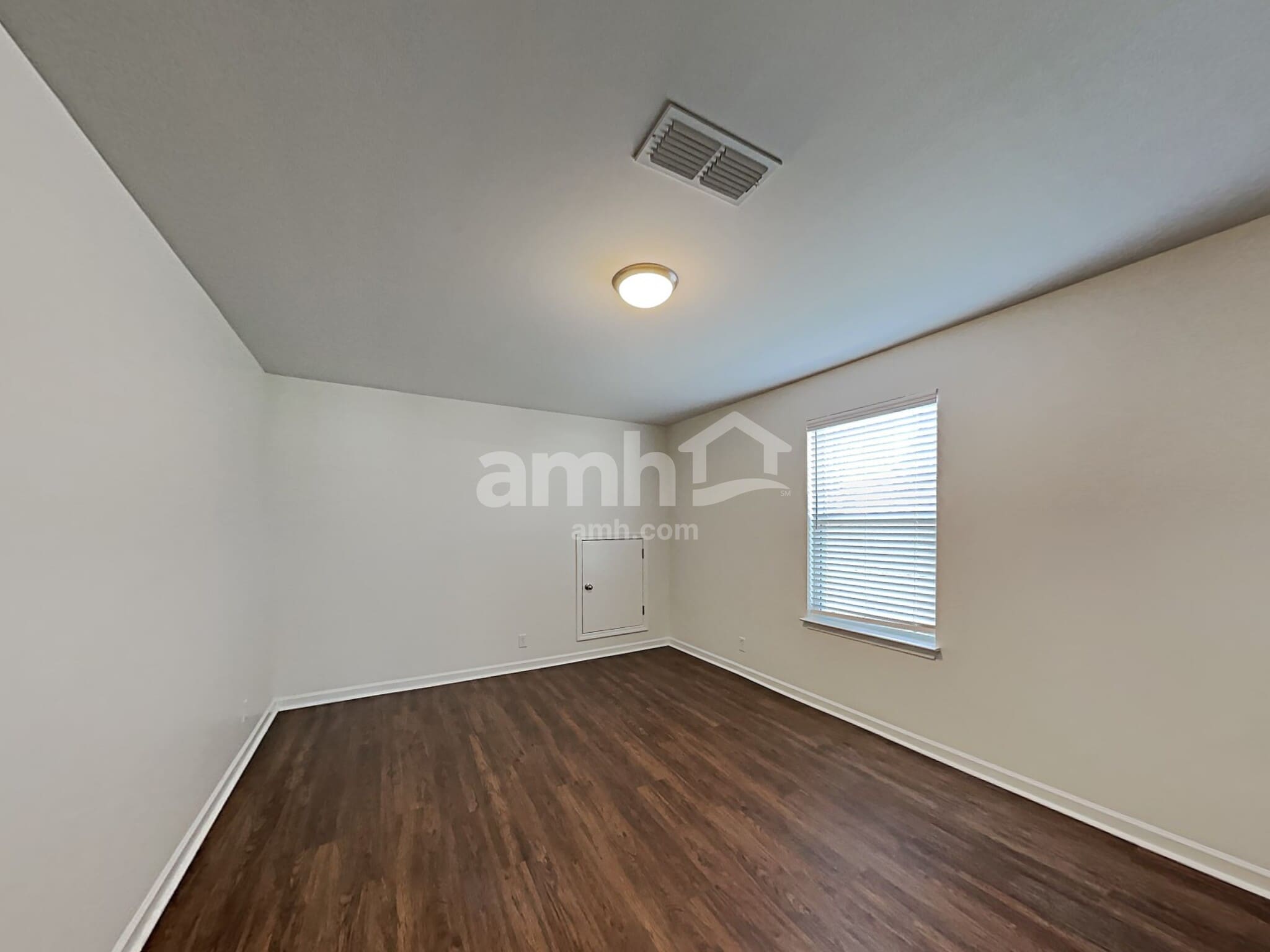 Building Photo - 2055 Shafer Dr