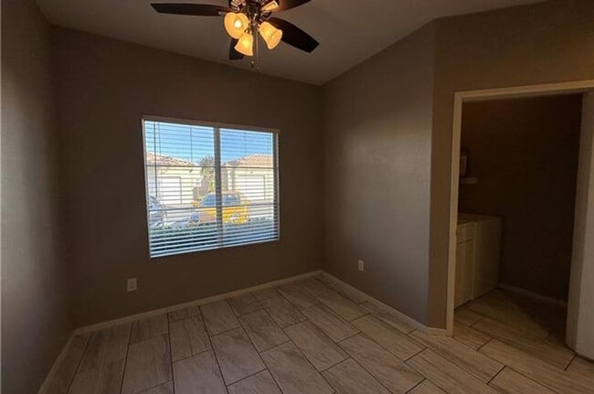 Building Photo - 6480 Annie Oakley Dr