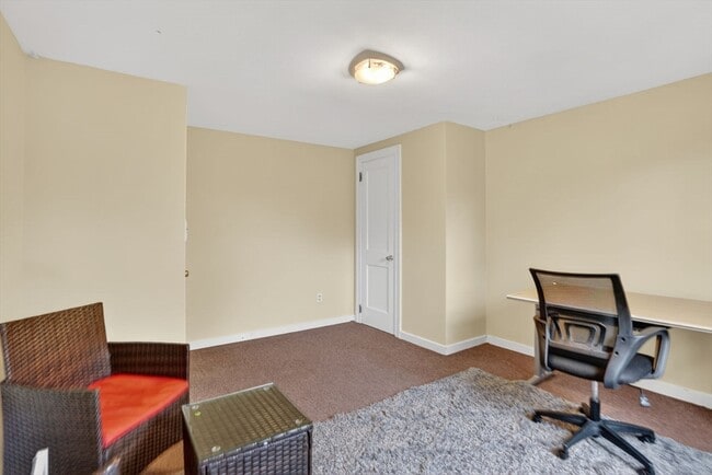 Building Photo - 13 Pleasant St