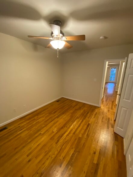 Building Photo - 3019 Ellwood Ave