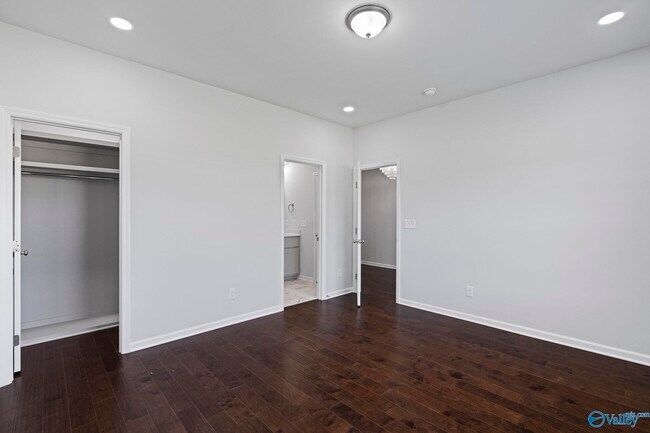 Building Photo - 279 Shubert Dr