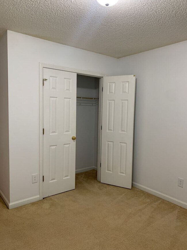 Building Photo - 6943 Newbury Way