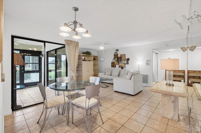 Building Photo - 5851 Parkwalk Dr