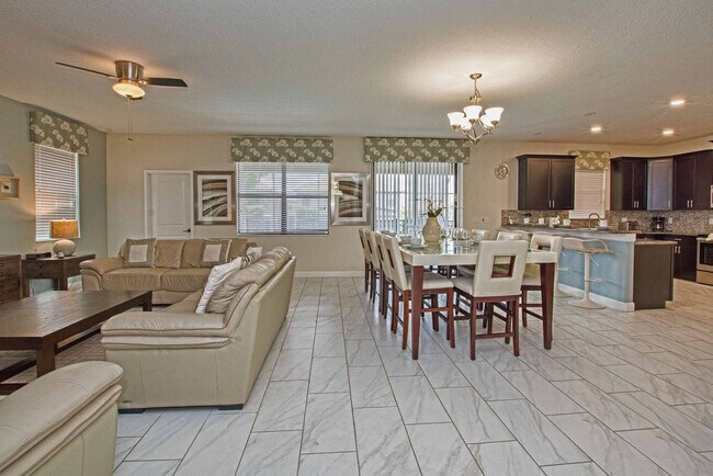 Building Photo - 9160 Scramble Dr