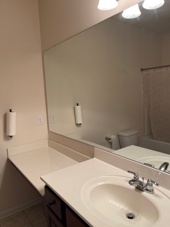 Building Photo - 5009 Stately Dr