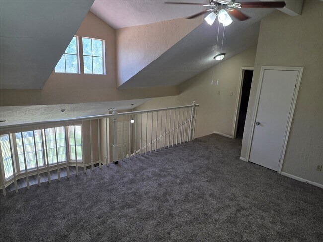 Building Photo - 12902 Skymeadow Dr