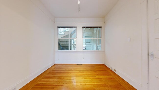 Building Photo - Charming 2BR/1BA in Cole Valley – Garage Parking, In-Unit Laundry & Private Backyard