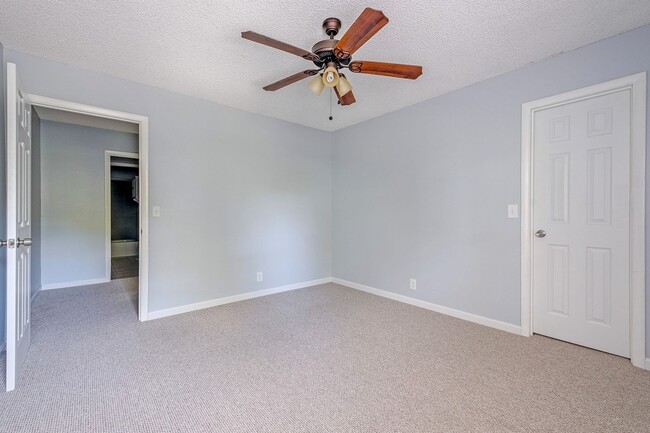 Building Photo - Sanctuary Near Downtown Nashville (MOVE IN SPECIAL!)