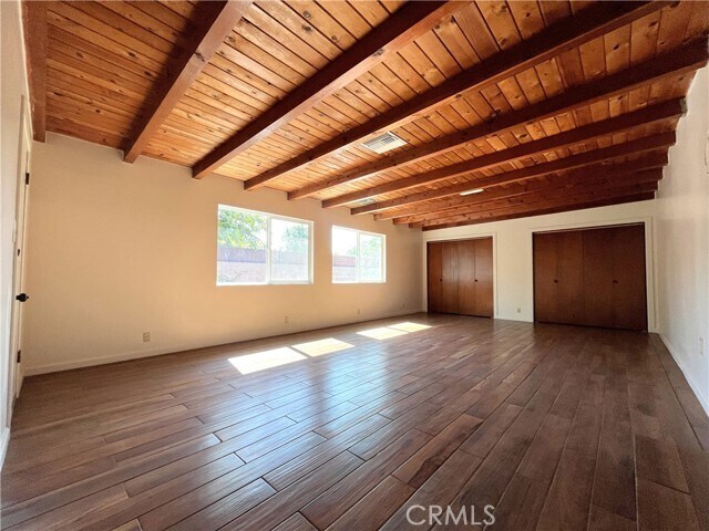 Building Photo - 1579 N Clifford Ave
