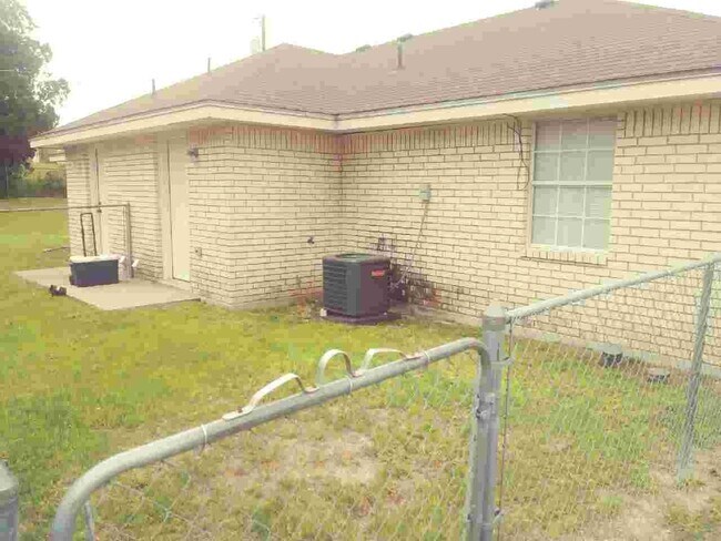 Building Photo - 804 Industrial Ave