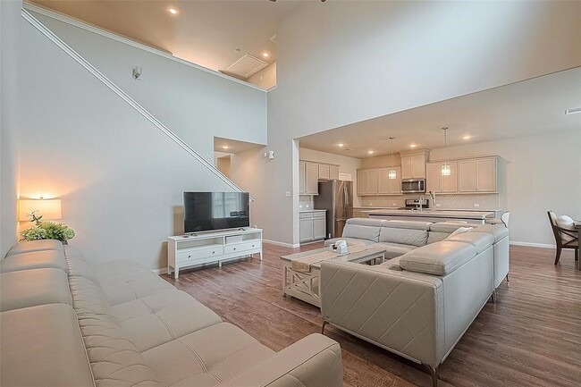 Building Photo - 21029 Crinet Square