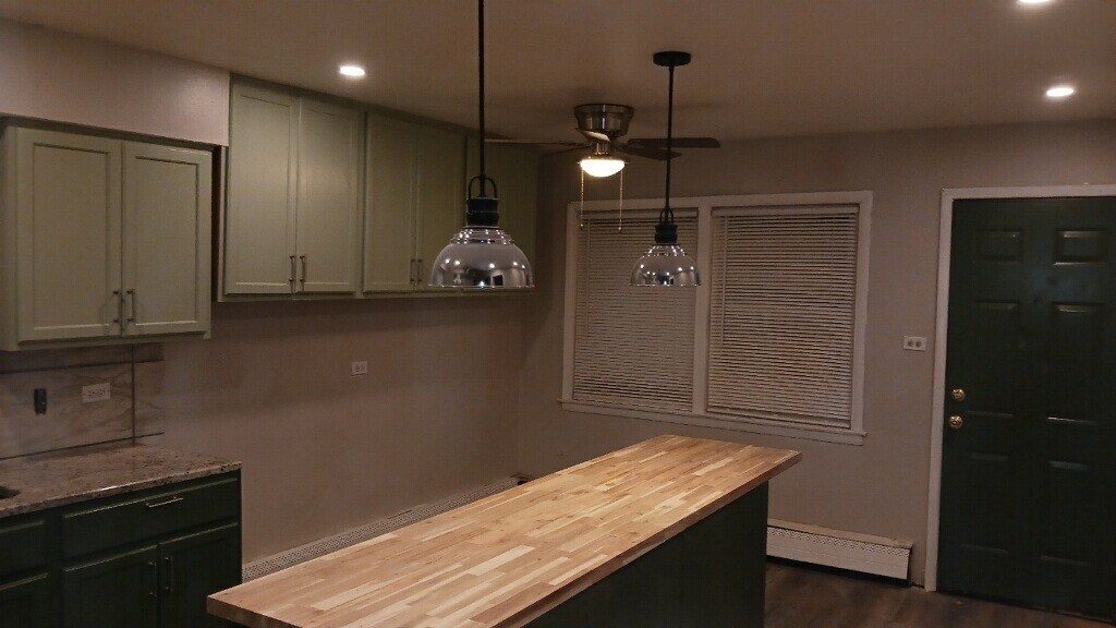 Fully remodeled kitchen/plenty of storage - 5424 S Wolcott Ave