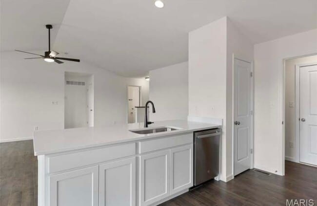 Building Photo - 408 Honor Hill Dr
