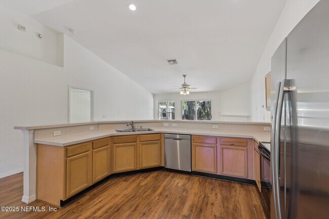 Building Photo - 350 Turtle Dove Dr