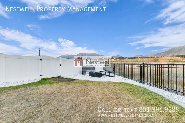 Building Photo - 1836 N Willet Dr