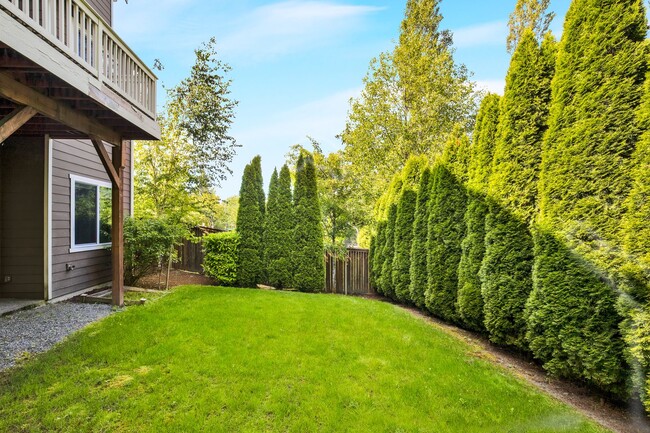 Building Photo - Redmond 5 Bedroom Charmer