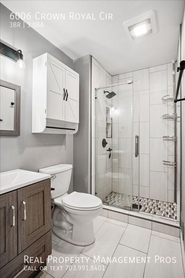 Building Photo - 6006 Crown Royal Cir