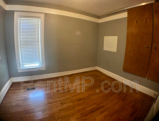 Building Photo - 116 N Kinney Ave