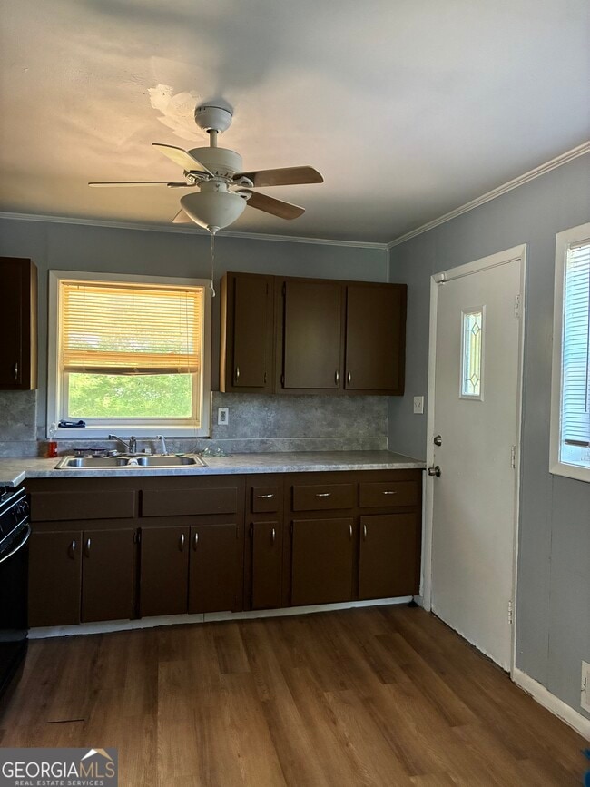 Building Photo - 240 Springside Dr SE