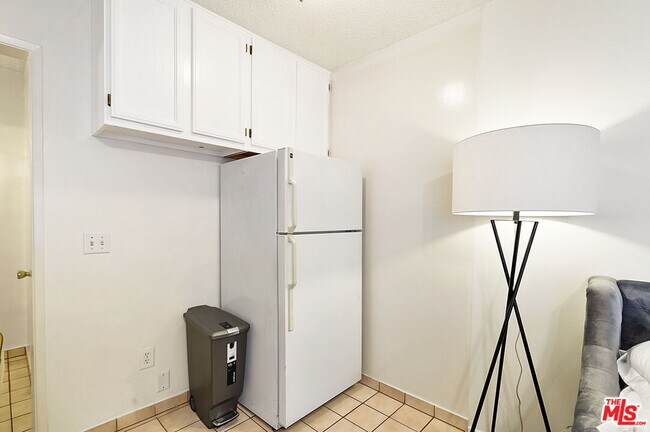 Building Photo - 3720 Vinton Ave