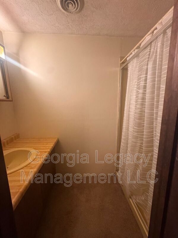 Building Photo - 2116 Ila Rd