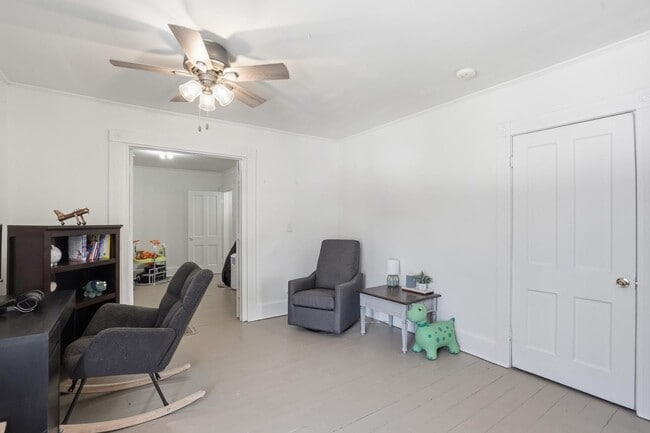 Building Photo - 626 E High St