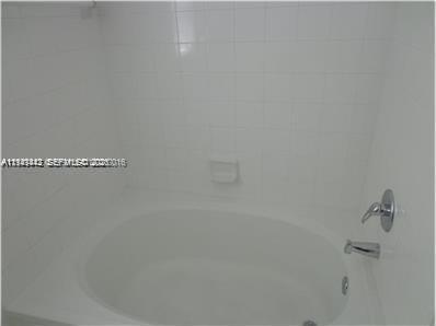 Building Photo - 520 SW 111th Ave