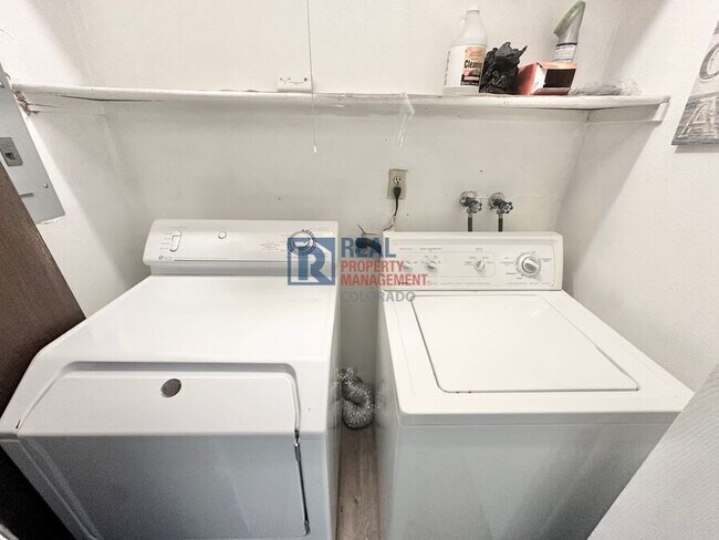 Building Photo - 14794 E 2nd Ave