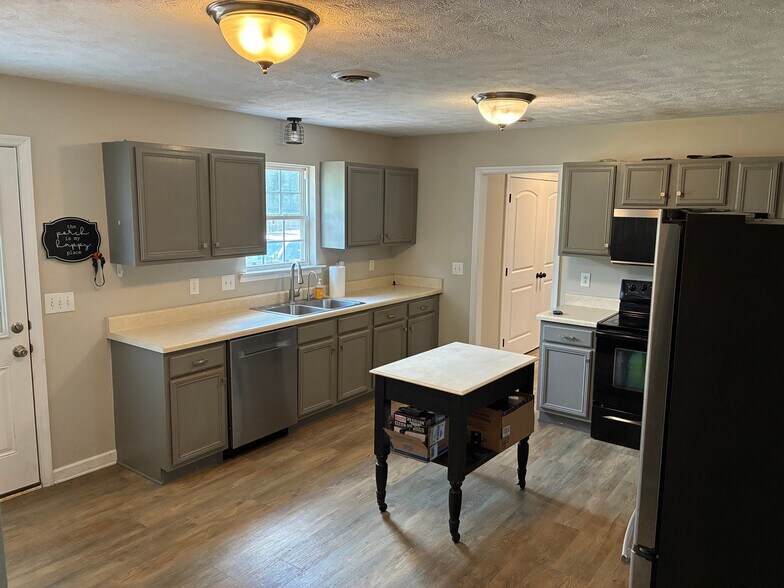 Building Photo - 112 Faldo Dr
