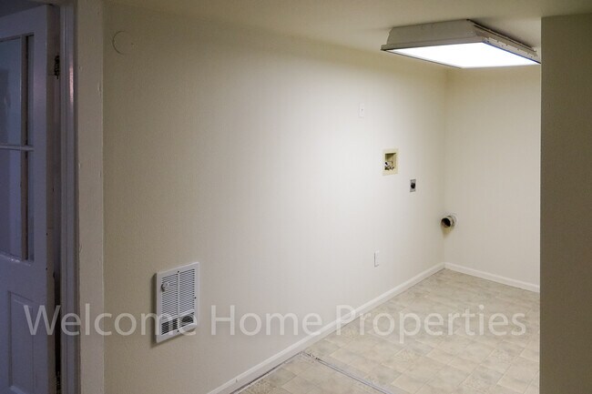 Building Photo - Comfortable 2 Bedroom Home With Shade Trees