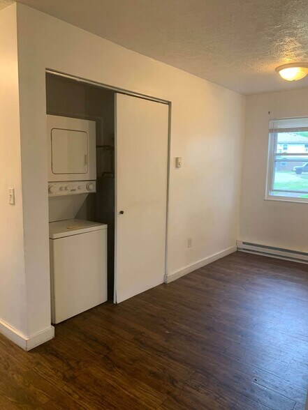 Washer-Dryer - 1227 Hilltop Dr