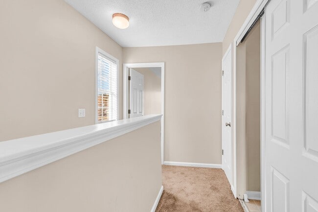 Building Photo - 16 Bushwood Dr