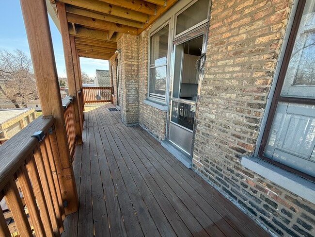 Building Photo - 3943 N Kostner Ave