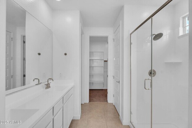 Building Photo - 1159 E Sabino Dr
