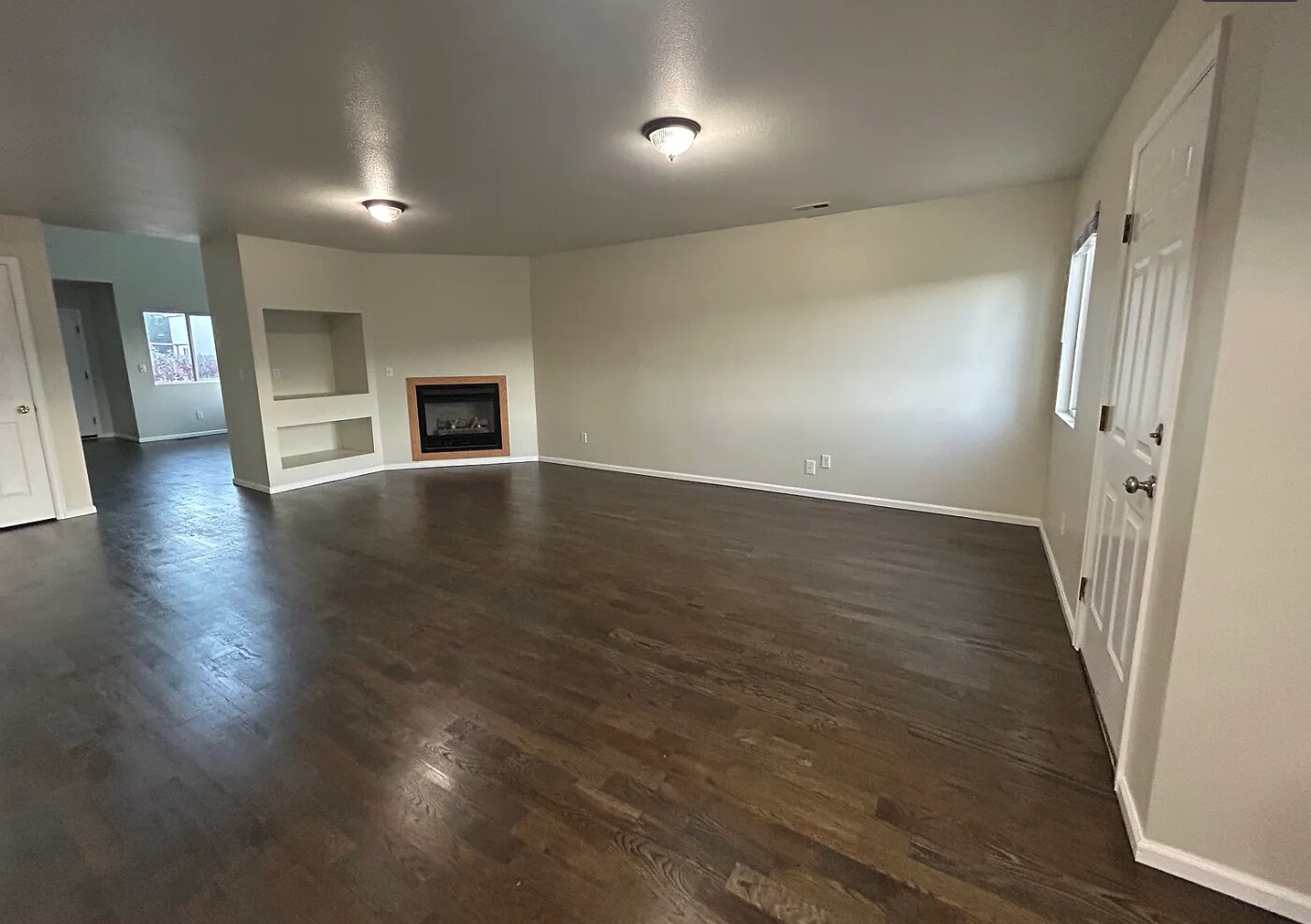 Building Photo - 806 Century Ln