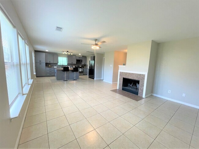 Building Photo - 15406 Bay Lodge Ln